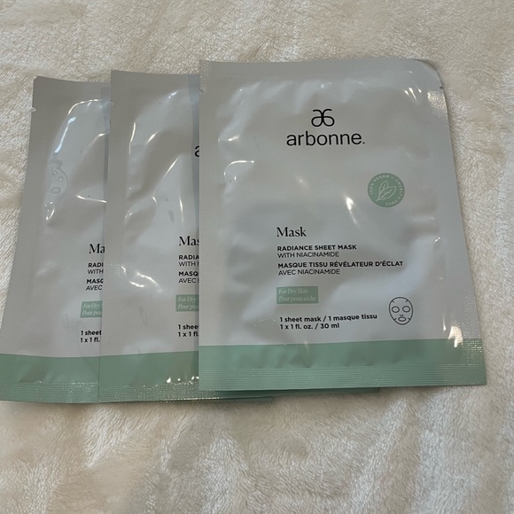 Radiance Sheet Mask with Niacinamide New 3 of them - Picture 2 of 6